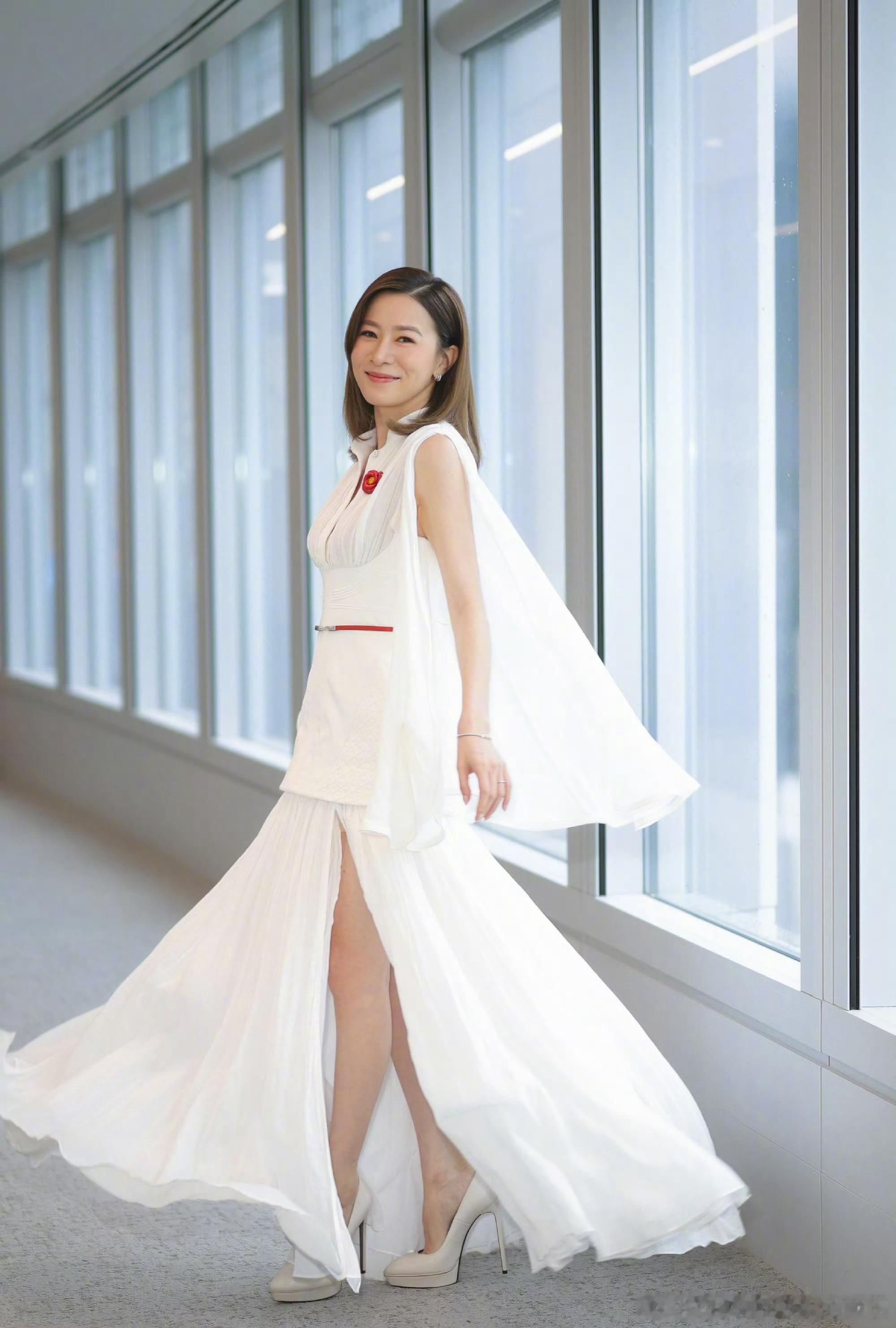 佘诗曼回应是否出演新闻女王3佘诗曼不认同单纯为拍续集而拍续集佘诗曼回应是否出演《