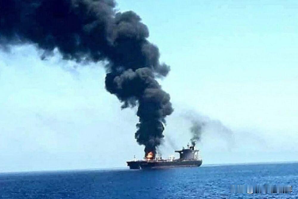 快讯：伊朗革命卫队称一油轮在霍尔木兹海峡触雷后起火

伊朗伊斯兰革命卫队表示，一
