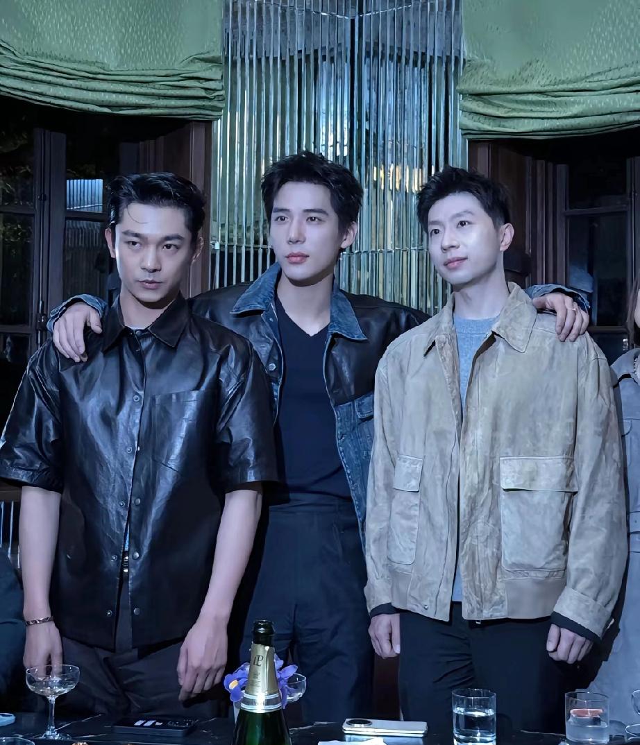 在时尚活动中，和王安宇同框的马龙。不得不承认王安宇是颜值顶级的大帅哥！但是咱们的