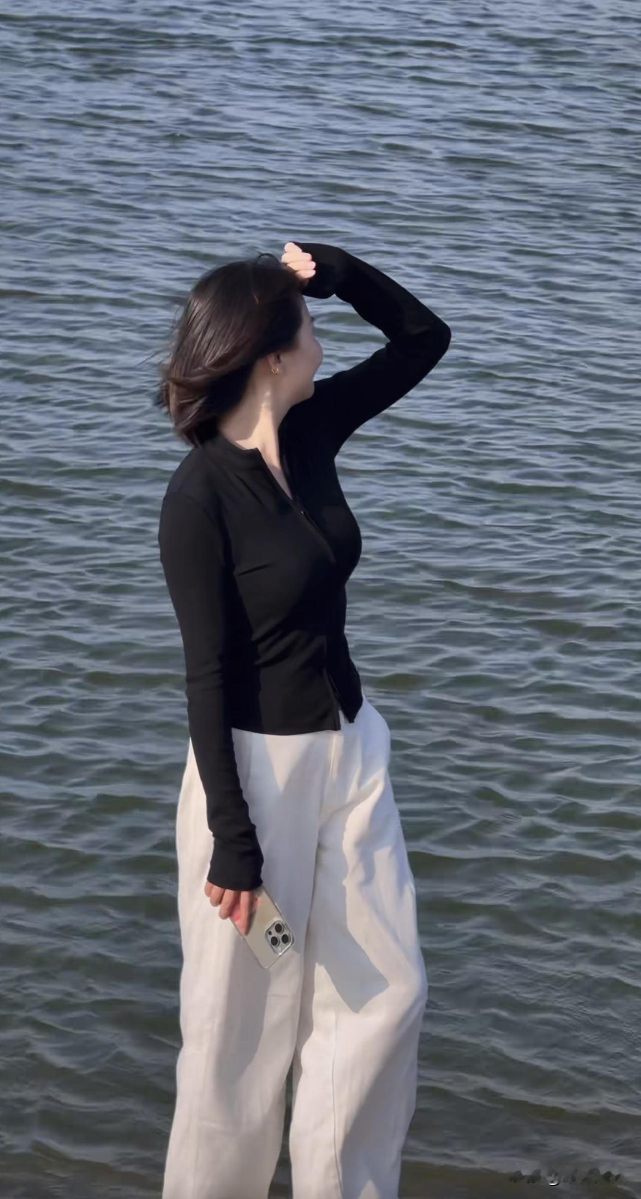 道行足够高的男人，身边一定有“狐妖”。

我说的狐妖不是小三或贬义，而是级别很高