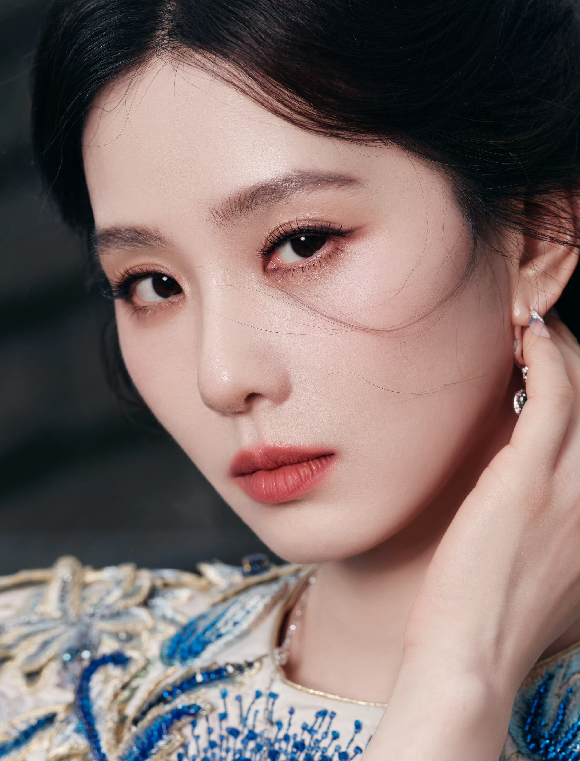 刘诗诗又在撩妹 别人是营业，刘诗诗是自带撩妹buff，出场即心动 