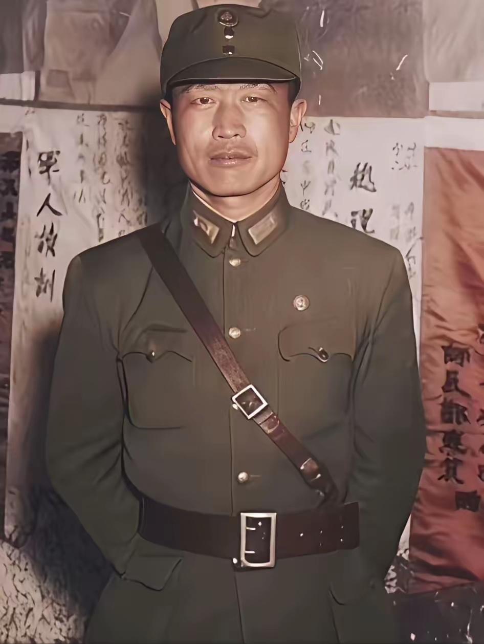 杜聿明是唯一一个向老蒋举报曾担任国民党国防部作战厅中将厅长的郭汝瑰是卧底的蒋军高
