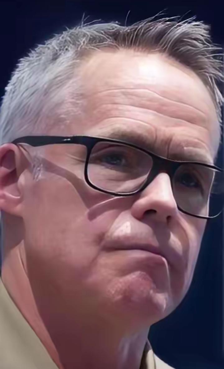 美伊战争第四天，没想到美国海军情报局局长却对中国说了这样一番话！
​美媒彭博社3