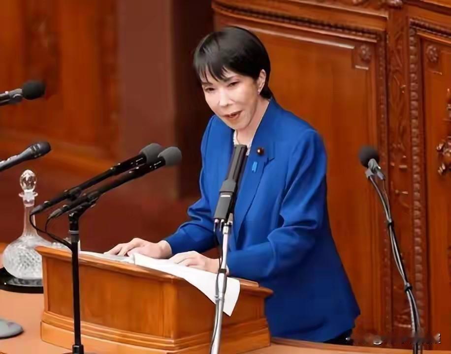 倒计时1天，高市撒下弥天大谎，麻生太郎帮倒忙，特朗普趁机拱火