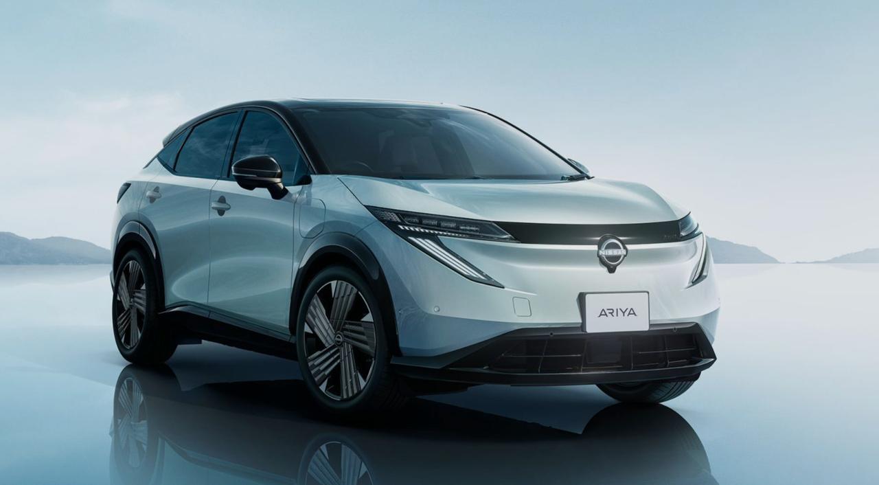 日产新ARIYA，乍一看以为是LEAF，小笑脸变大笑脸了，好看不？