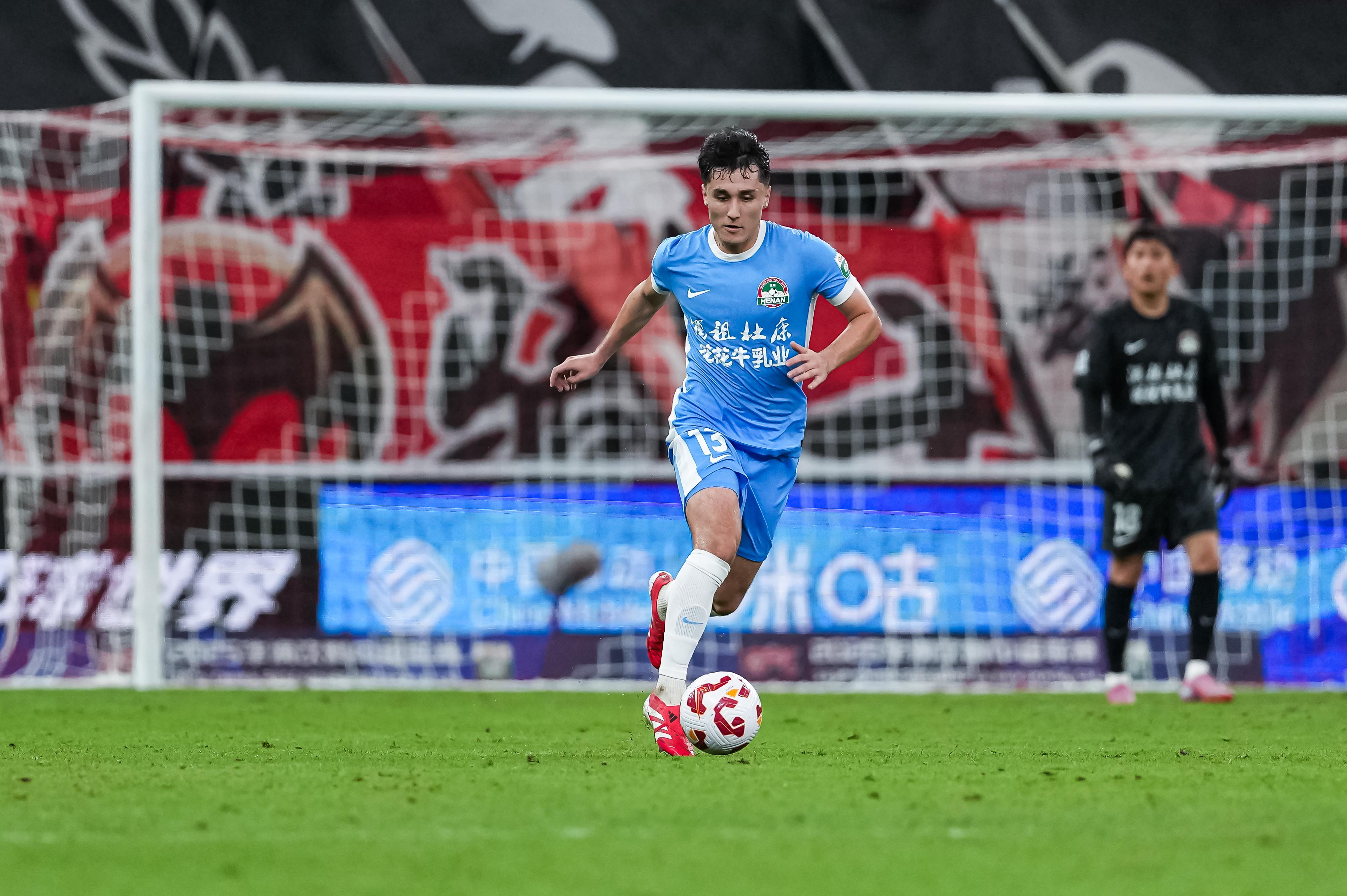 德转：阿卜杜肉苏力加盟河南队，转会费约120万元人民币