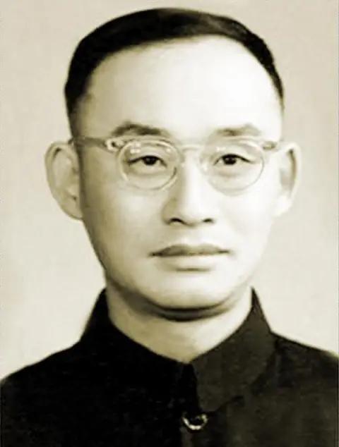 1983年，有关部门邀请外国数学家门德尔逊来华讲学。门德尔逊却大为吃惊,你们中国