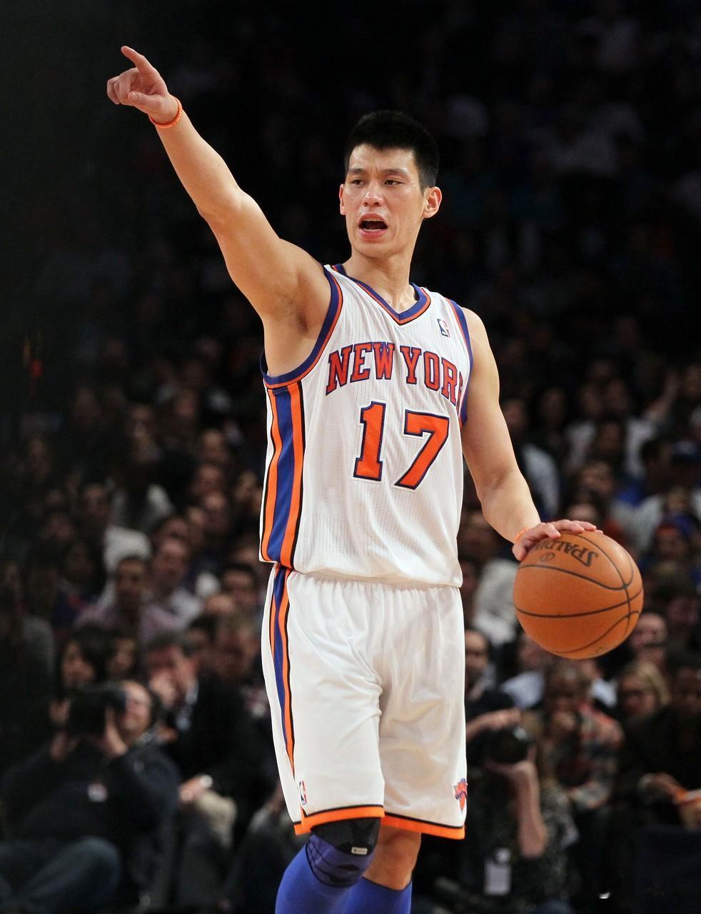 前NBA华裔球员林书豪更新社交媒体，宣布自己将结束职业篮球生涯，正式退役。
林书