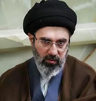 伊朗现在终于明白过来了，自己不管买什么装备都没用，现在的当务之急就是要把美国在自