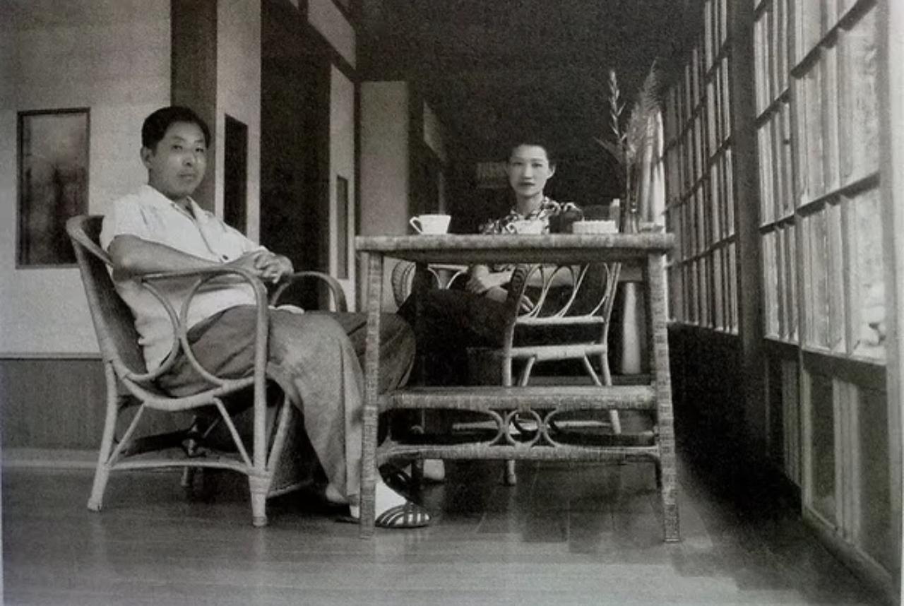 你以为这是民国富家情侣的避世闲居日常？错了，这是1947年张学良与赵一荻在台湾新