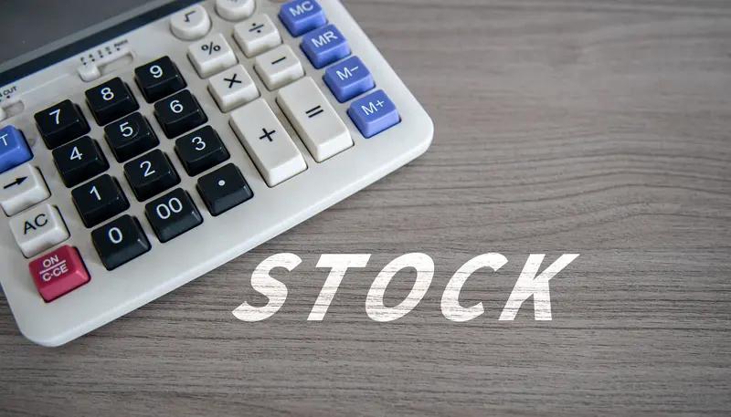 今天股市又亏了，心里真不是滋味。就像我之前，账户浮亏25.47元，也就一杯奶茶钱