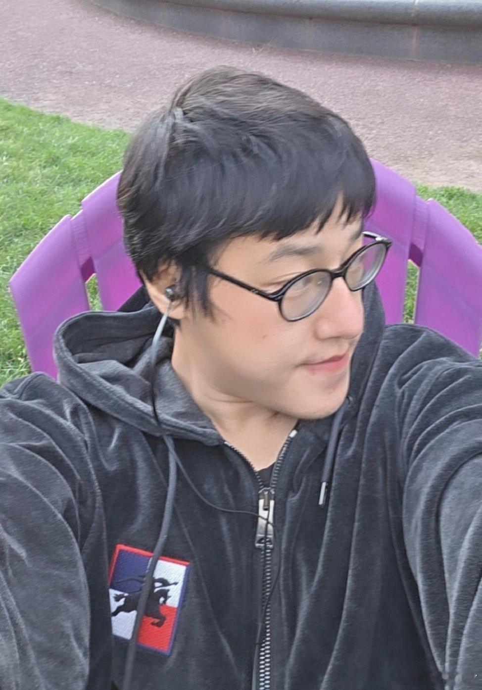 我发现这各机构过节拉客户，思路跟那个农村流水席是一样的，实在亲戚就那么几个，搁那