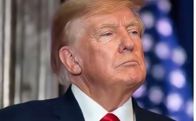 拜登的预言，现在看越来越像一个精准的预警。2024年美国大选收官前，他曾公开表示