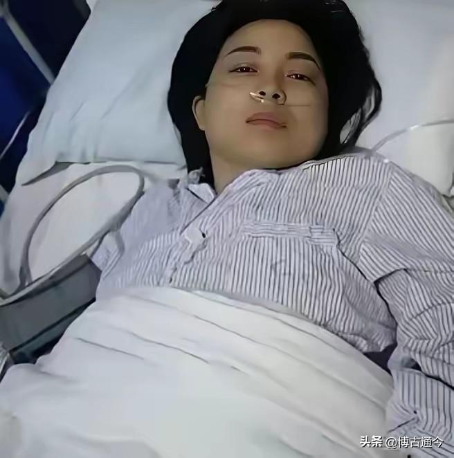 浙江48岁护工无偿守护植物人8年，苏醒后一字戳哭所有人
 
浙江一名48岁善良护