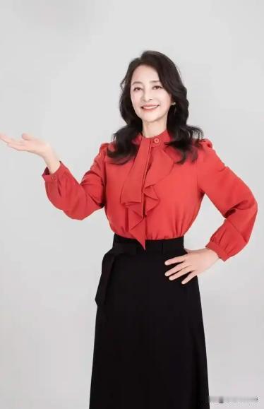 一婚嫁日本人，二婚美国、三婚法国，就是不嫁中国的她，现状如何？

李勤勤1963