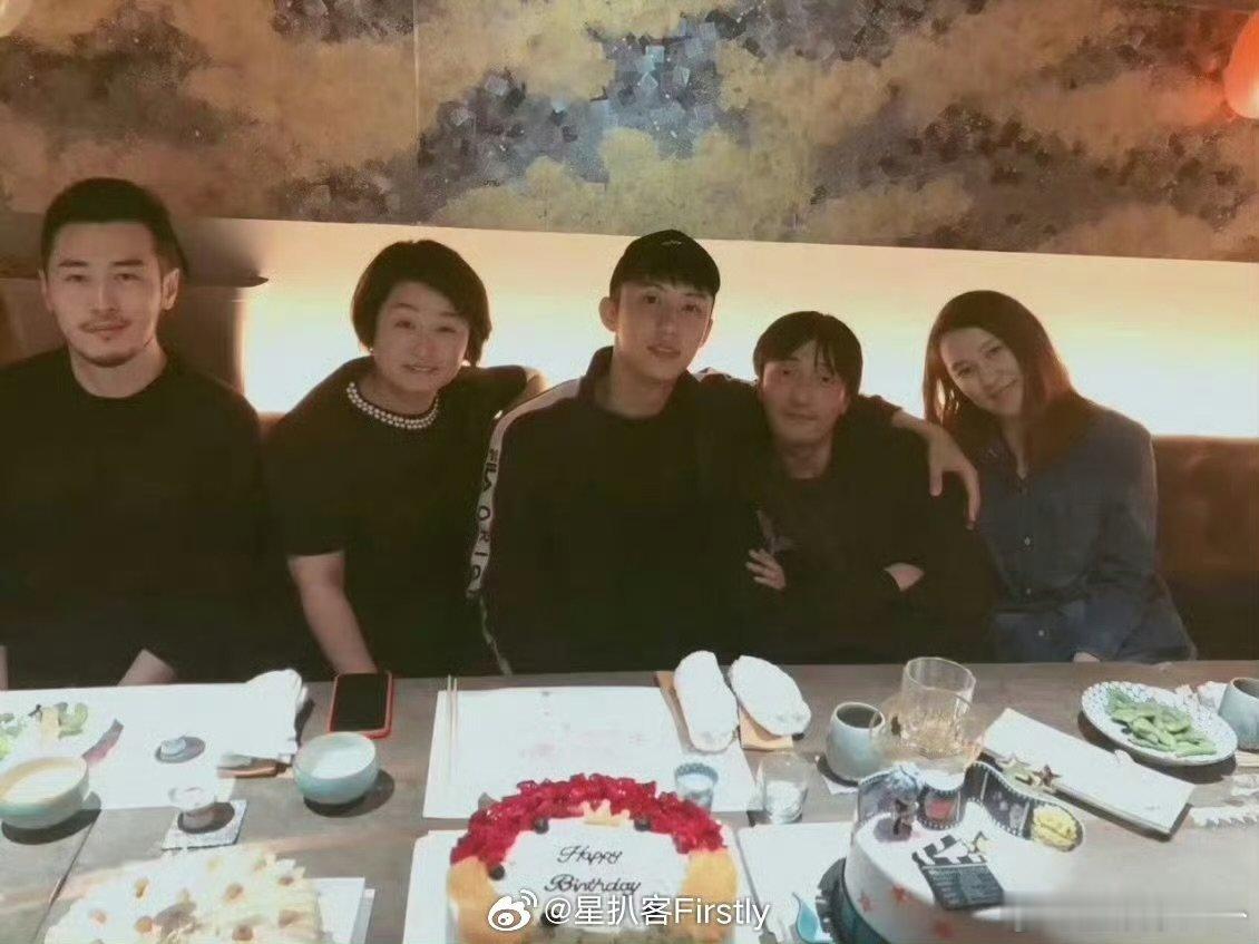 黄景瑜王传君合作黄景瑜王传君首搭2025爱奇艺非凡片单黄景瑜王传君合作新剧《罚罪