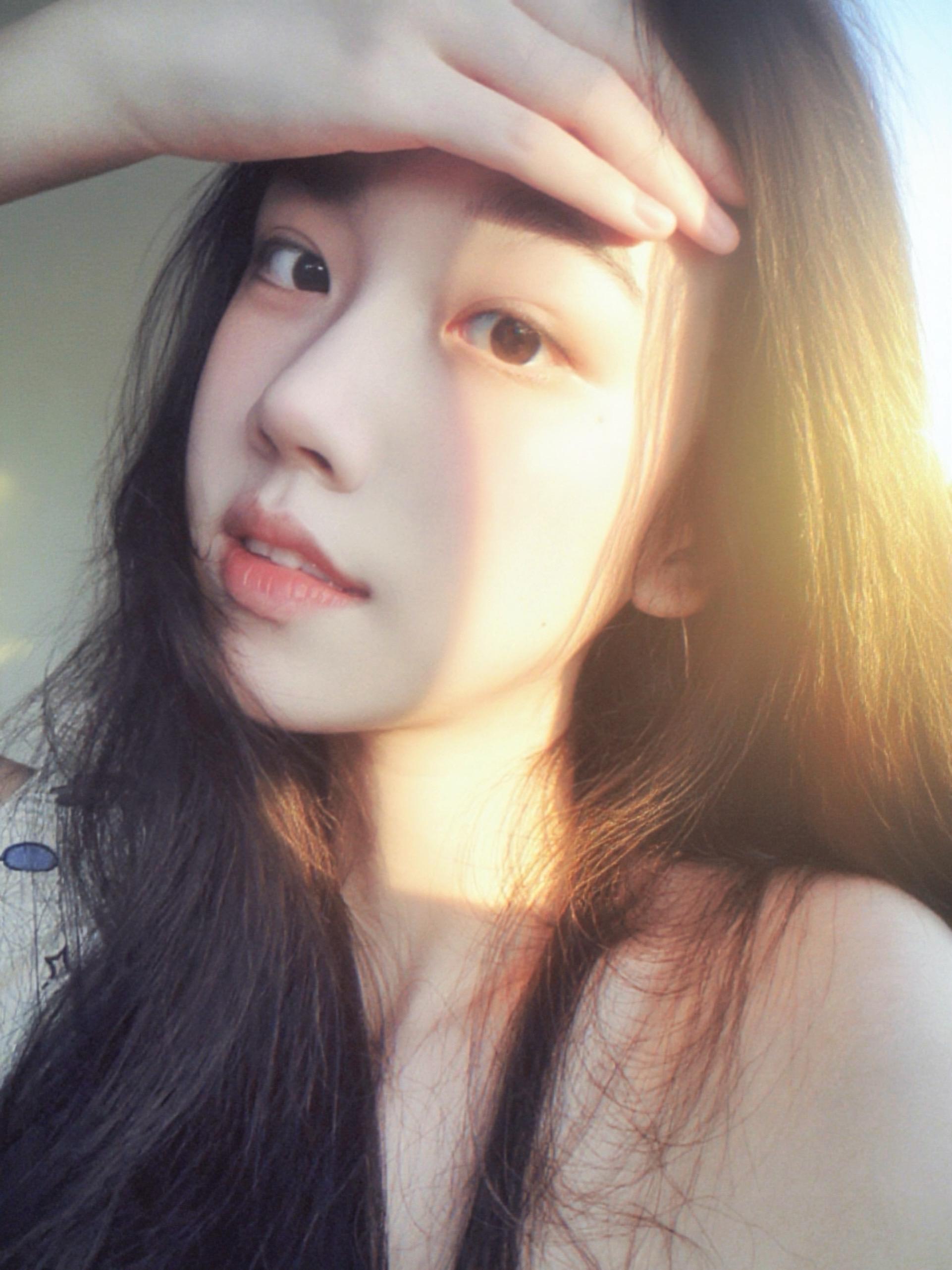 大部分人只是我生命玻璃上划过的雨水 当然 还有几颗鸟屎