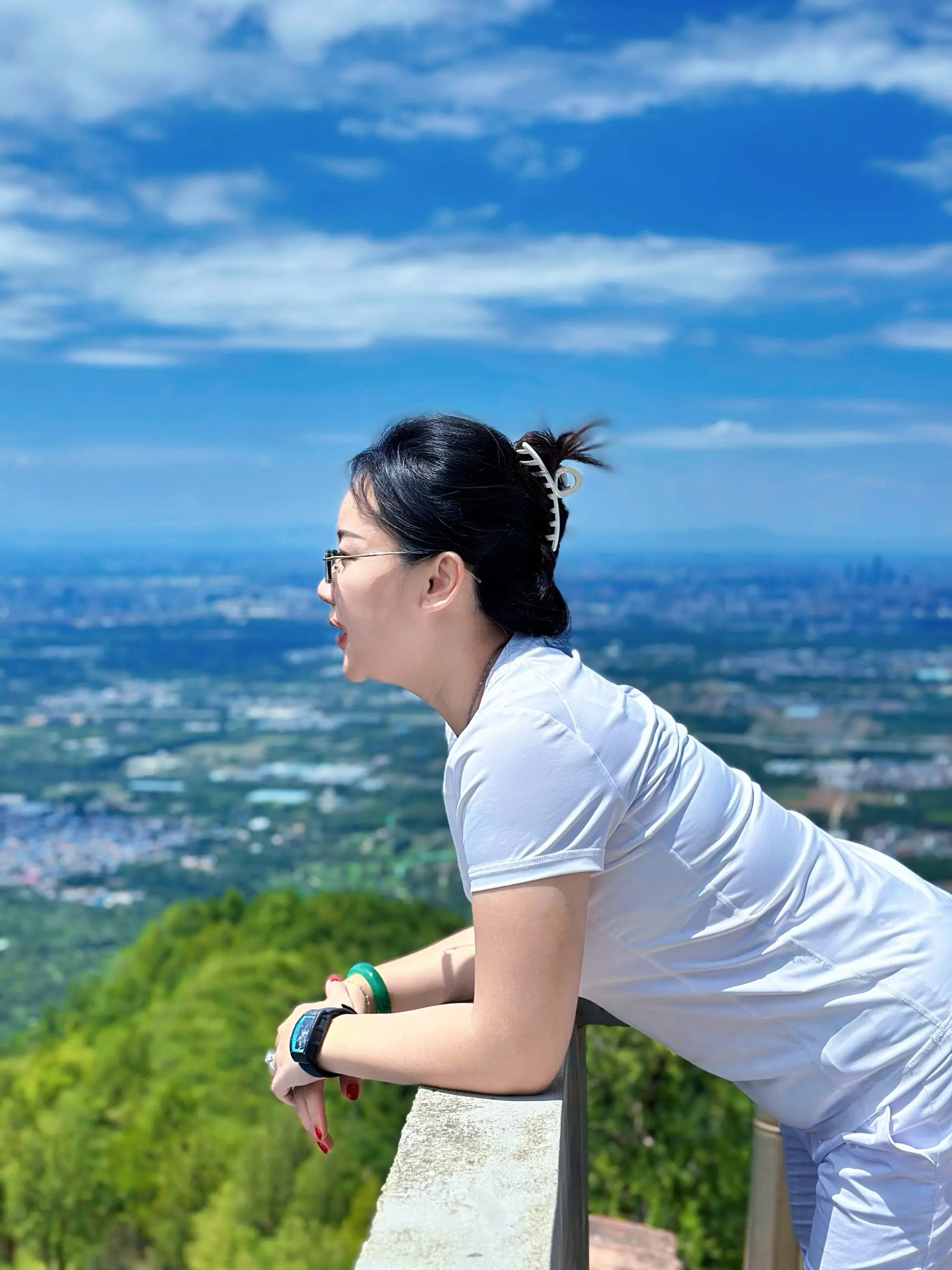 图你钱的女人他不只是你一个男人，图你感情的女人，她不会有第二个男人！