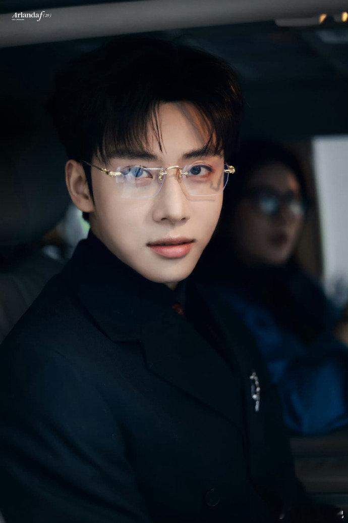 民国一哥短剧白月光回归 看到这样的设定真是让我的期待值直接拉满了，不知道这一次在