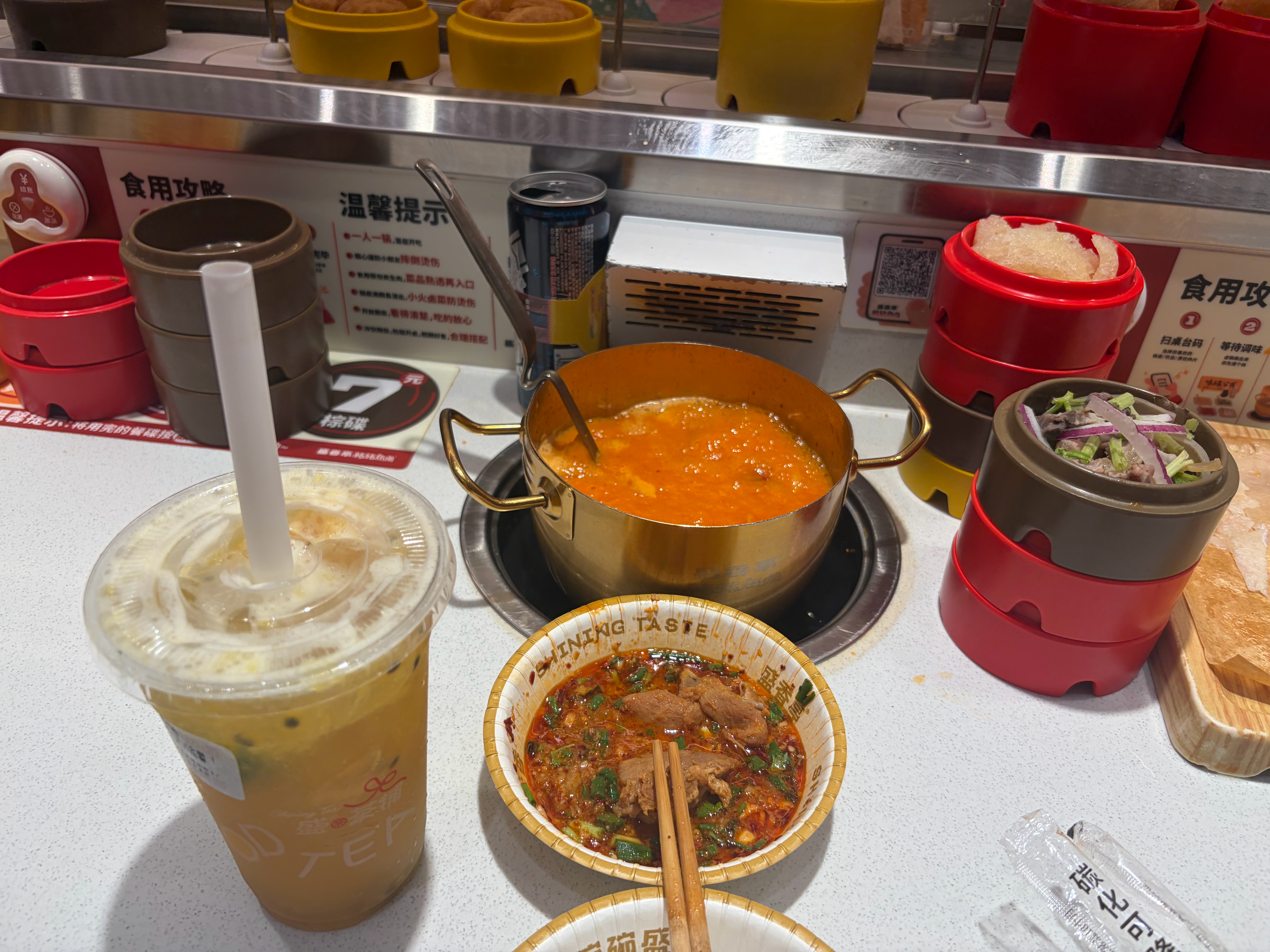 阿宫今天在吃 盛香亭很好吃 