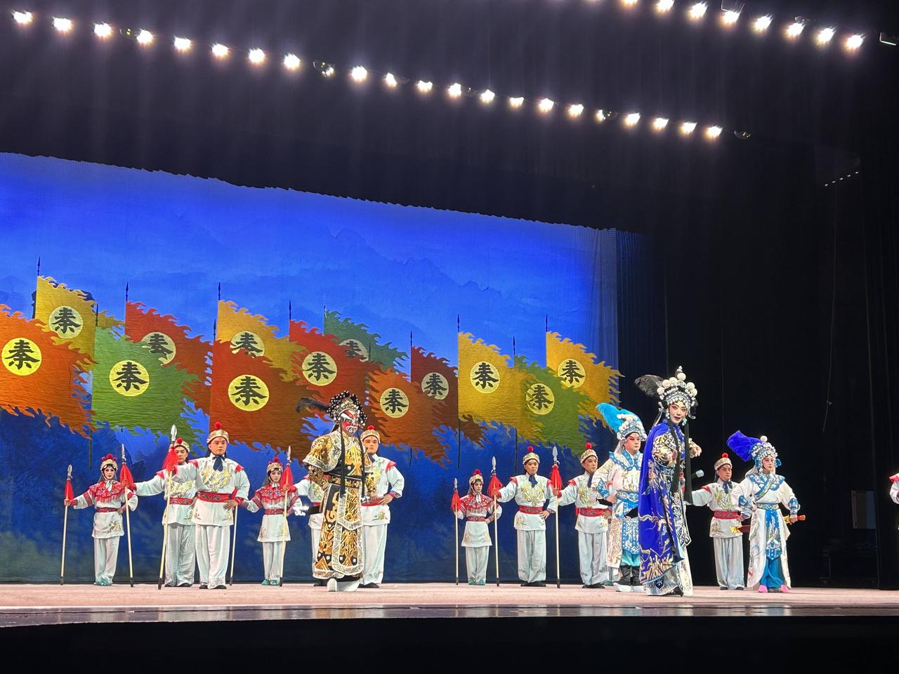 四百多年前，一个女孩子当着父亲的面说“给我兵权，我不比男儿差”，这话说出来，得有