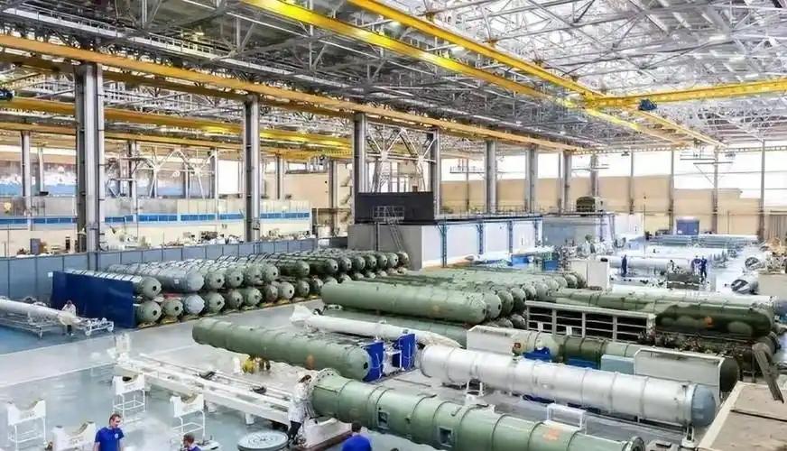 很多人都不明白，为什么俄罗斯不需要光刻机？俄罗斯从来不为高端芯片发愁，不是因为俄