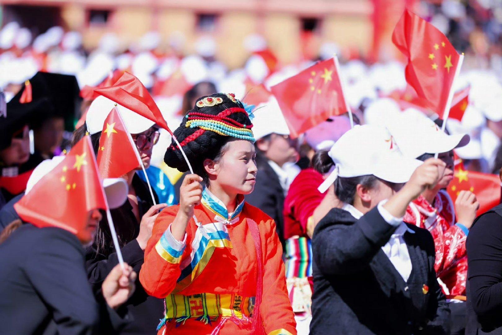 丽江宁蒗70周年庆祝大会 丽江宁蒗70周年带来了满满的意义，也看到了独一无二的历
