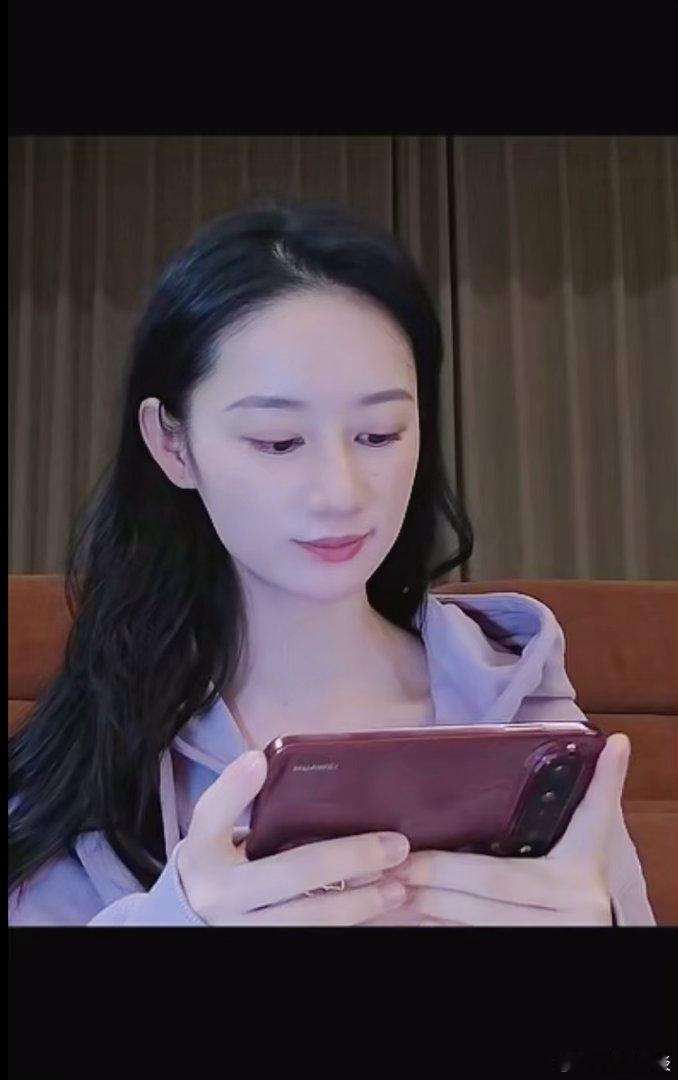 第一波有阔直板的人嘴角压不住了华为阔直板的路人缘 真正的好产品自带感染力，很多到