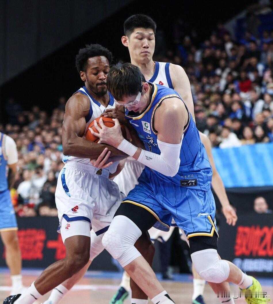 北京首钢发布会登上热议！其实大牌球员多了不是好事，大牌明星球员常需核心地位和球权