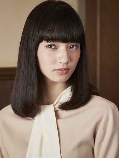 2016年，《高台家的成员》中的小松菜奈。 