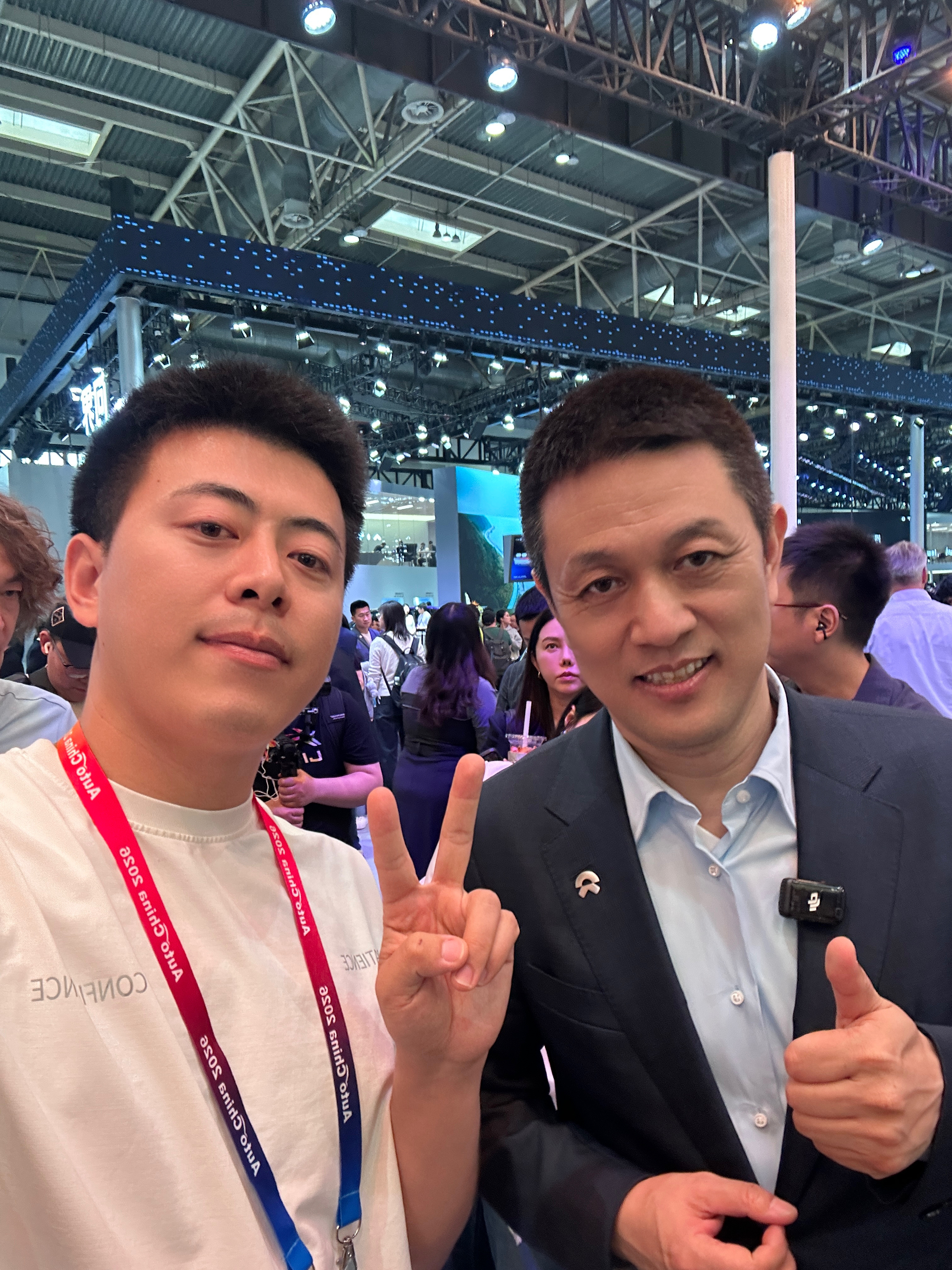 现场抓到斌哥还有沈总的概率太高了，和他们说了我的旅行计划～斌哥说已经替我跑过珠峰