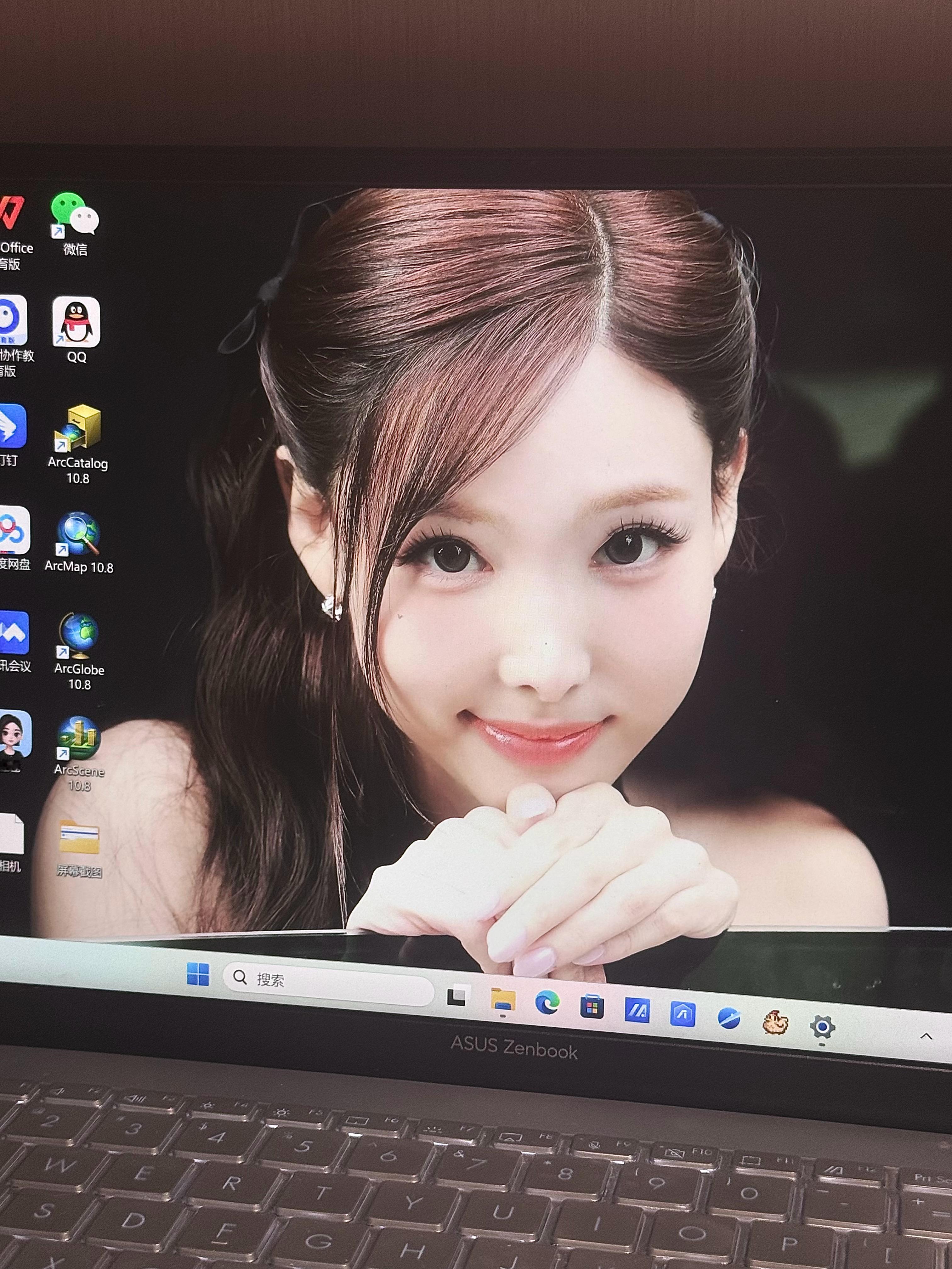 期末周每天都好累但是看到这张壁纸感觉生活又有了盼头！ 