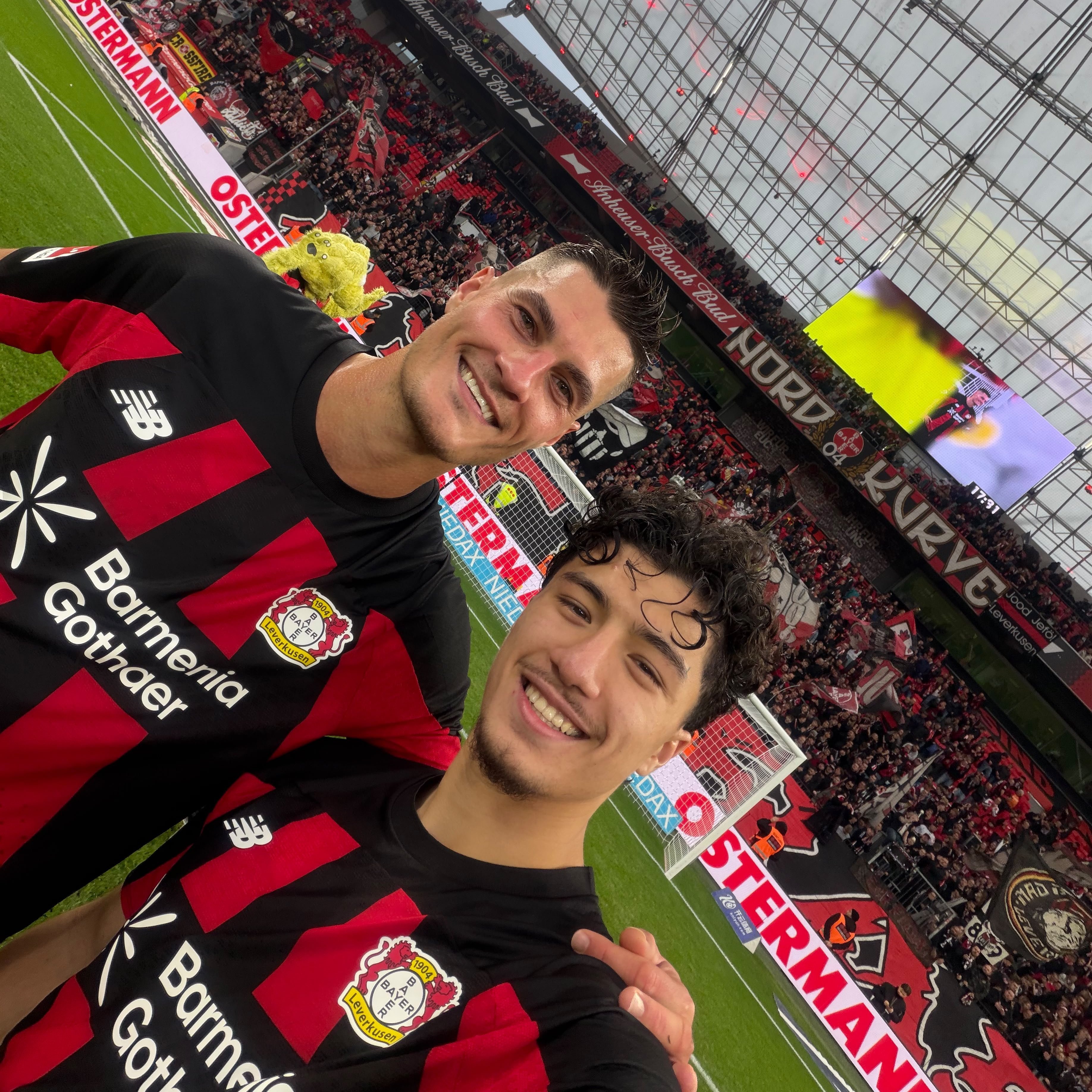 ⚽️⚽️🅰️🅰️两人传射，逆转黑森！😀昨夜的进球功臣——希克与马扎向您问好