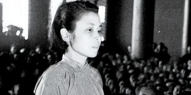 1940年，军统女特务冒死救下一名地下党，11年后，女特务被我党抓获，女特务提出