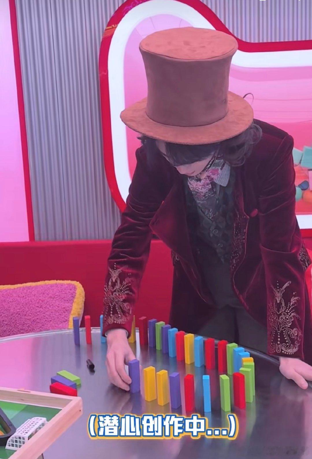 谁被小丁的反应萌到！搭积木被何炅连环夸赞，秒接梗 “包的” 还傲娇说 “这就是全