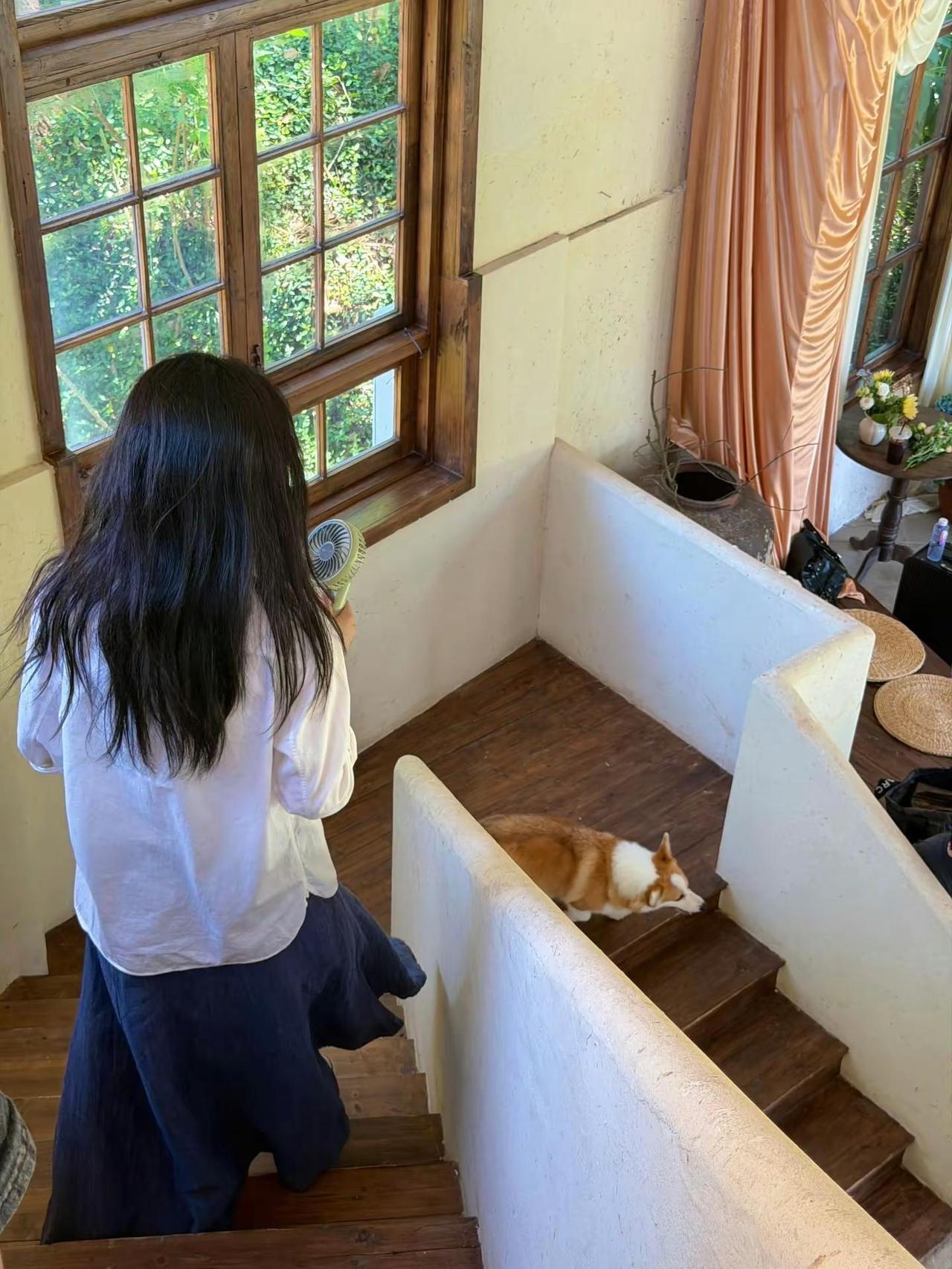 哭包小姐 展信佳 我依然相信人生而独行 不过旅途之中或偶有同路人吧