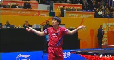 张本智和这回玩大了！张本智和在亚锦赛男单夺冠后，居然公然挑衅国乒！这小子是不是吃