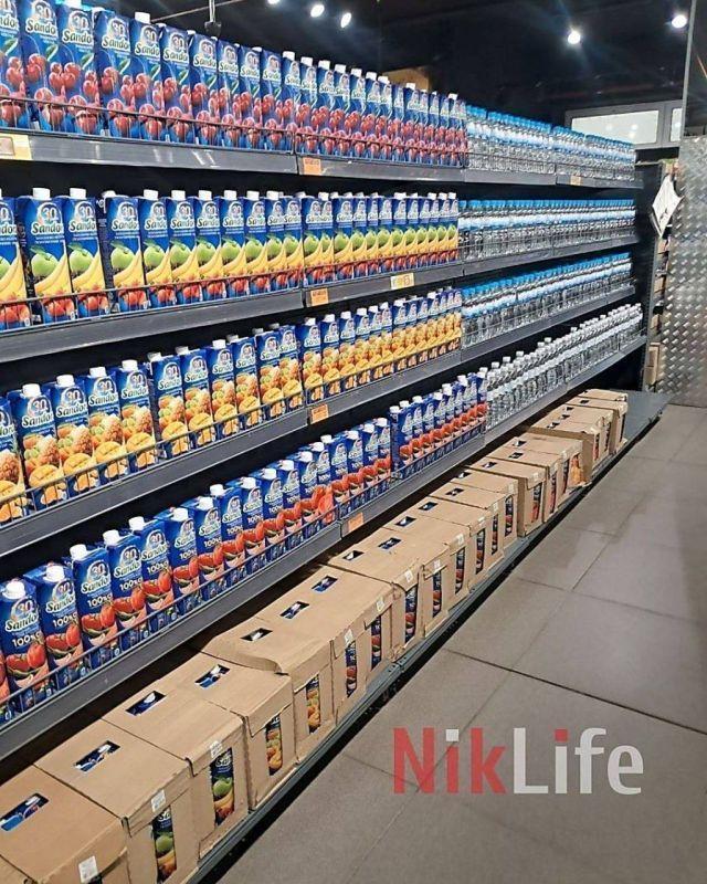 基辅超市饮料类商品供应充足，肉类等生鲜食品却难寻踪影。俄罗斯厚黑啊，截至2026