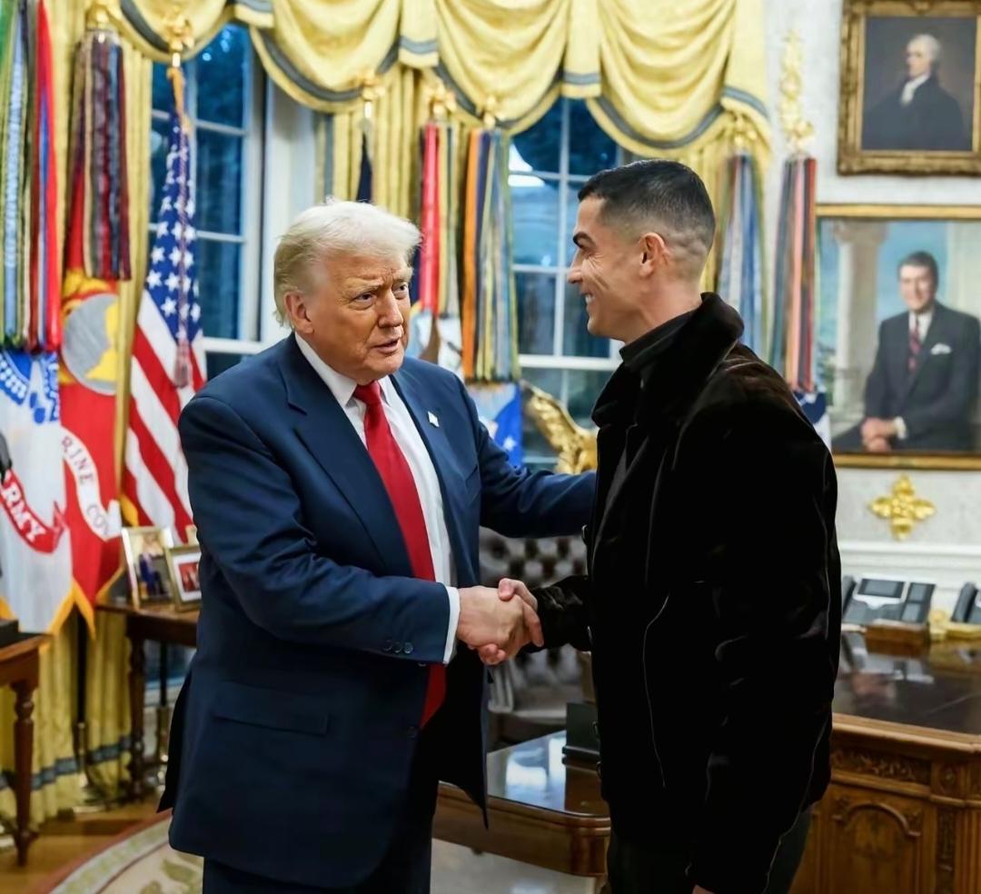 特朗普对C罗那热情劲儿真是出人意料！11月18日，C罗现身特朗普为沙特王储举办的