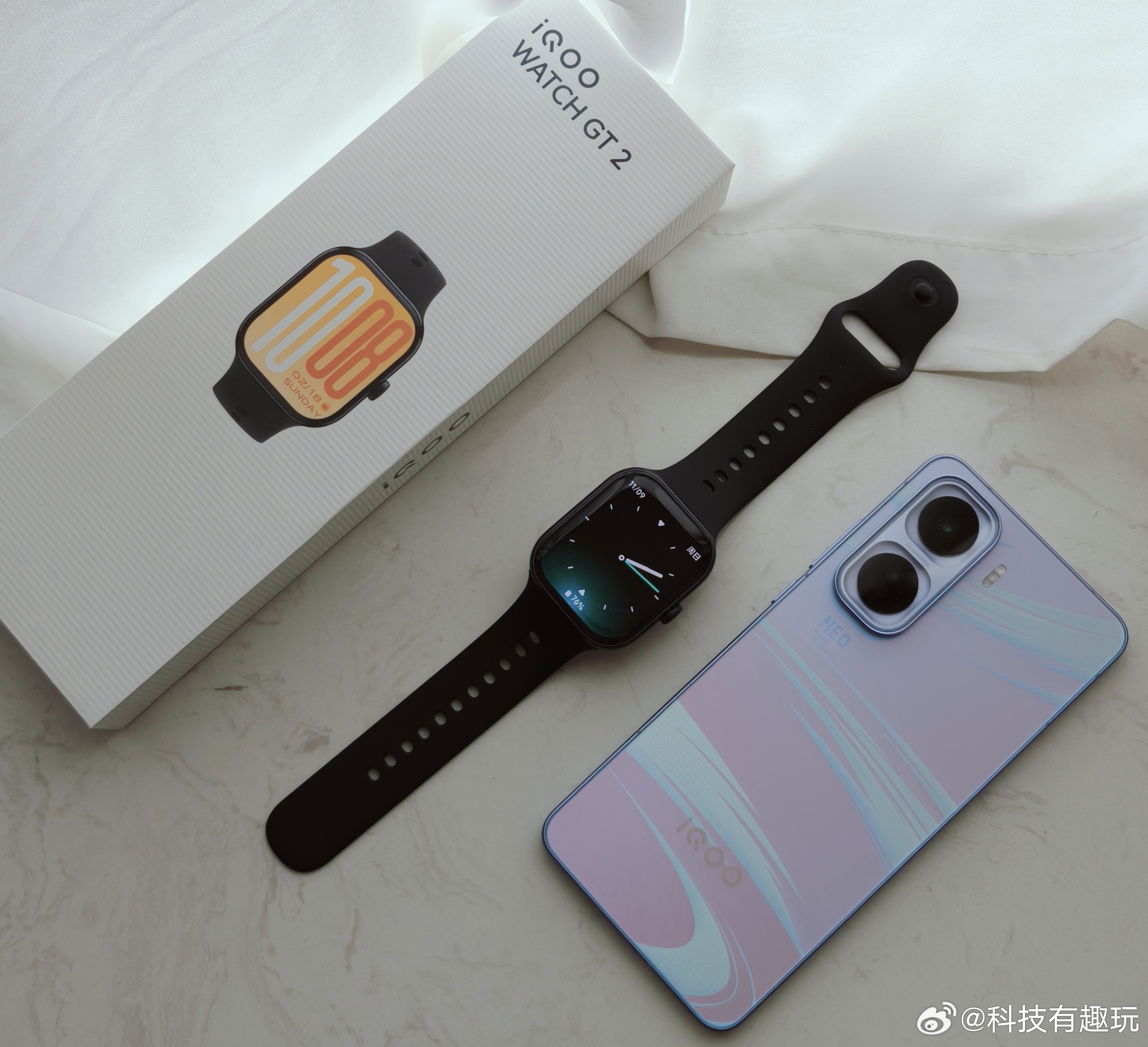 iQOO WATCH GT 2蓝牙版上手：幻影黑磨砂铝合金机身质感出众，36g轻