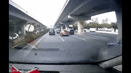 【#广州警方通报宝马与出租碰撞起火#：未发现斗气，排除酒驾、毒驾】#宝马与出租碰
