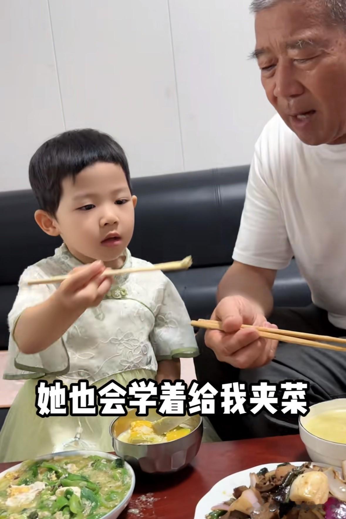 我有个建议，那些支持黄维平生孩子的，都给他拿点钱，别光动嘴，善良要行动起来啊！