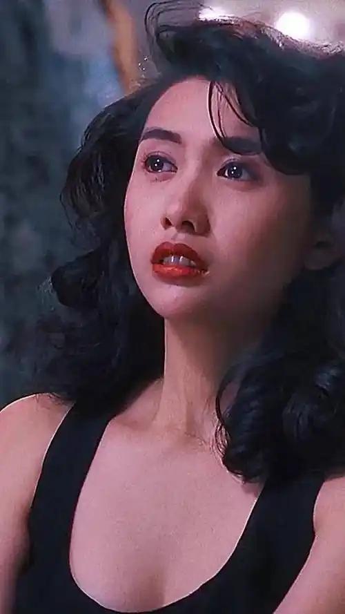 1997 年邱淑贞和王晶分手后，转身嫁给了身家百亿的沈嘉伟。结果结婚当天，沈嘉伟