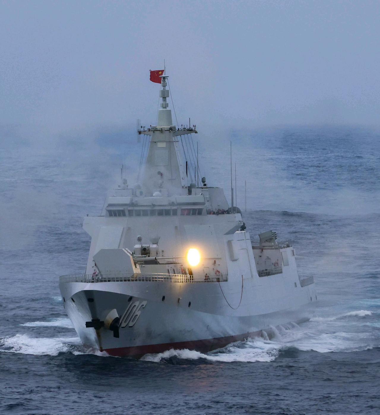 好图欣赏——“正义使命-2025”军演中，055型万吨大驱延安舰（舷号106）主