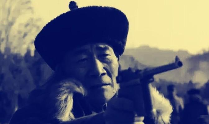 1889年，一个土匪的马病了，兽医都救不了。张作霖却说：我来治！土匪举起火铳对着