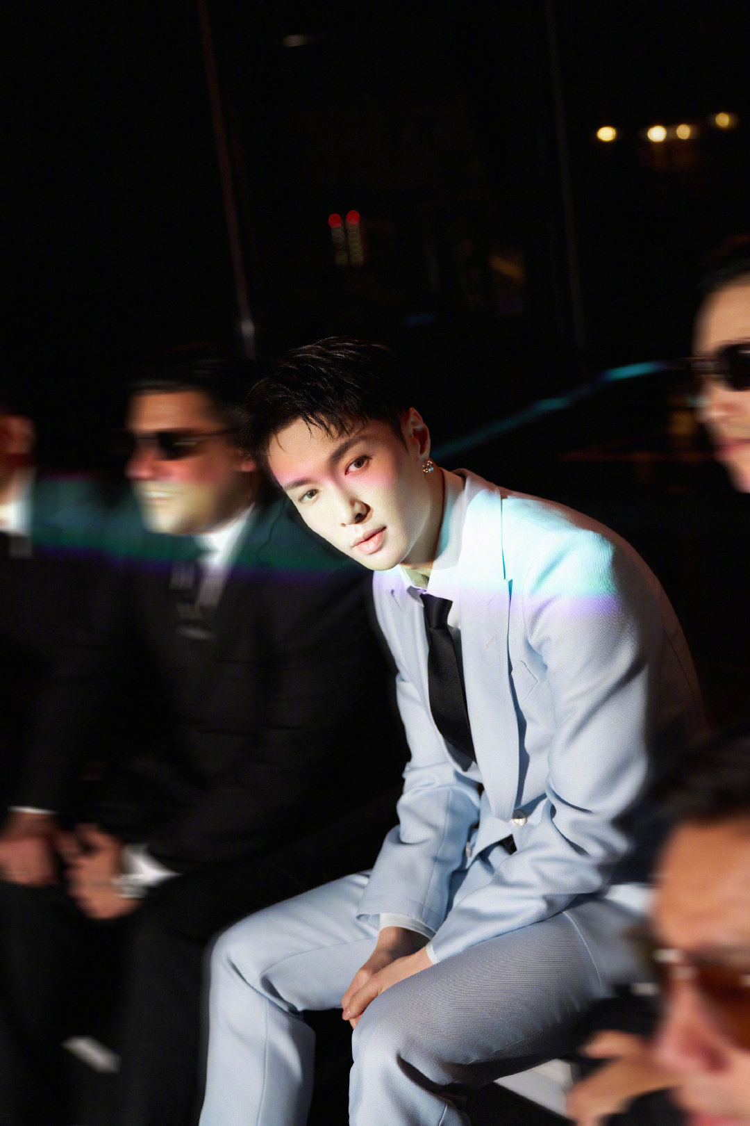 张艺兴票房号召力推荐值破百万 实力是唯一的通行证！《孤注一掷》与《不说话的爱》，