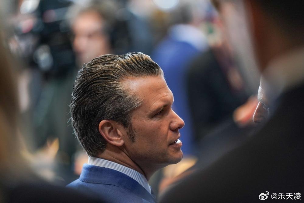 美防长要求陆军参谋长辞职并立即退休 美军高层又来大换血了 。陆军参谋长乔治刚上任