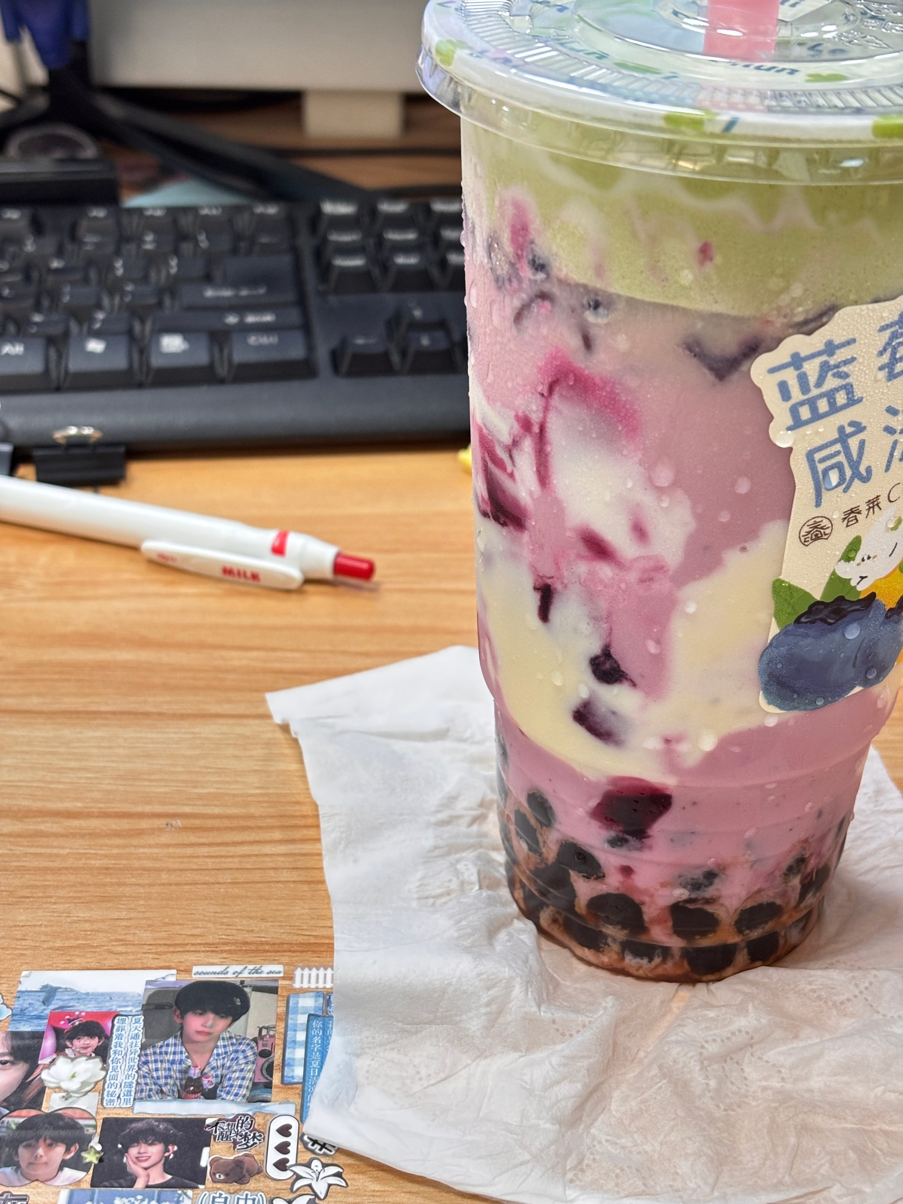 立秋第一杯奶茶的受益者出现了秋天的第一大杯奶茶