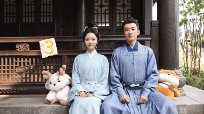 i人谭松韵刘学义 剧组的玩具兰香如故七月热闹一半是蝉鸣，一半是《兰香如故》剧组！