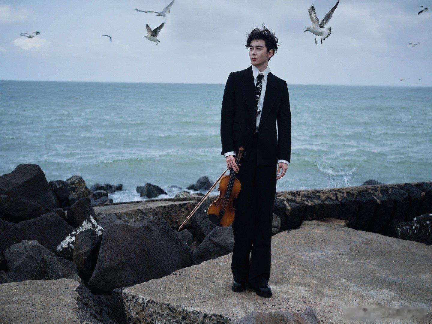 陈星旭星光大赏出发图自带bgm 自带磅礴悠远的bgm质感，暗黑格调交织雅致气息，